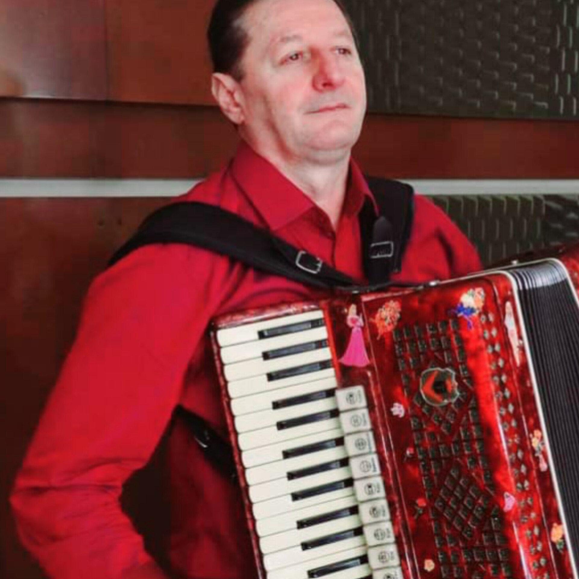 LÍRIO MENEGAZZO